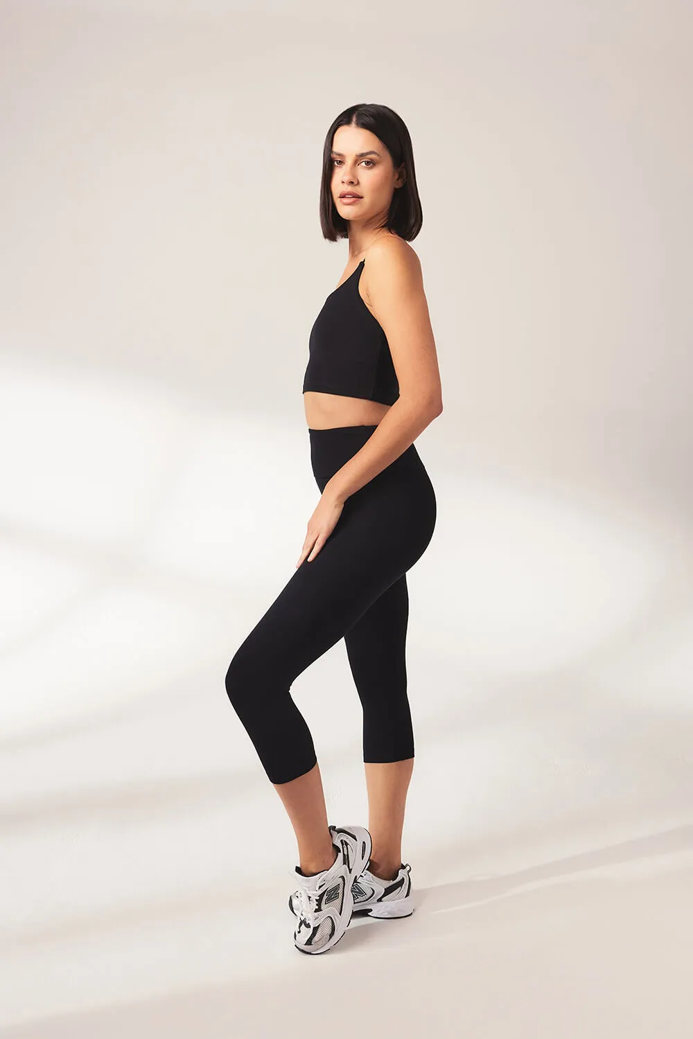 Curve Cropped Lightweight Leggings - Black