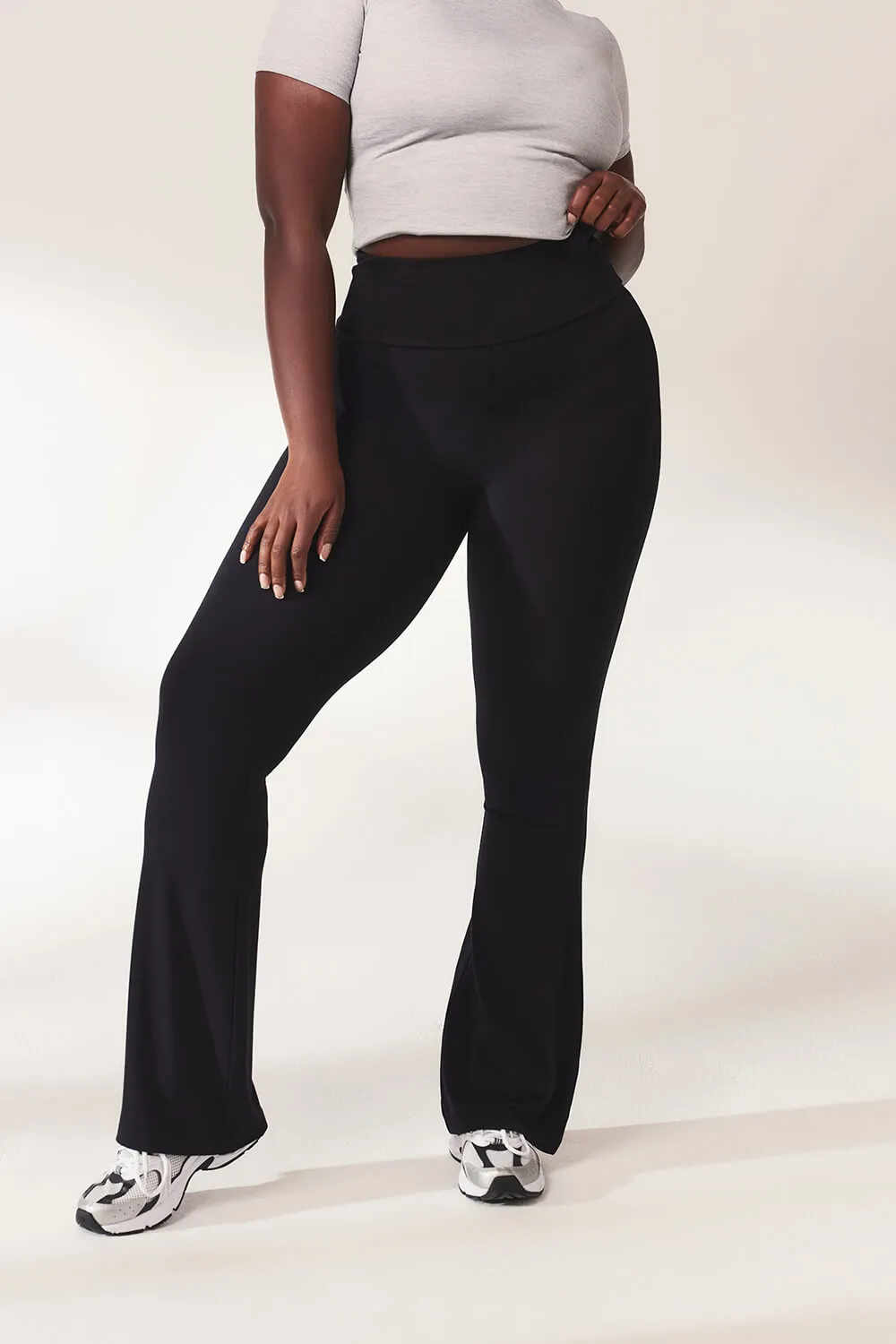 Curve lightweight Flare Leggings - Black