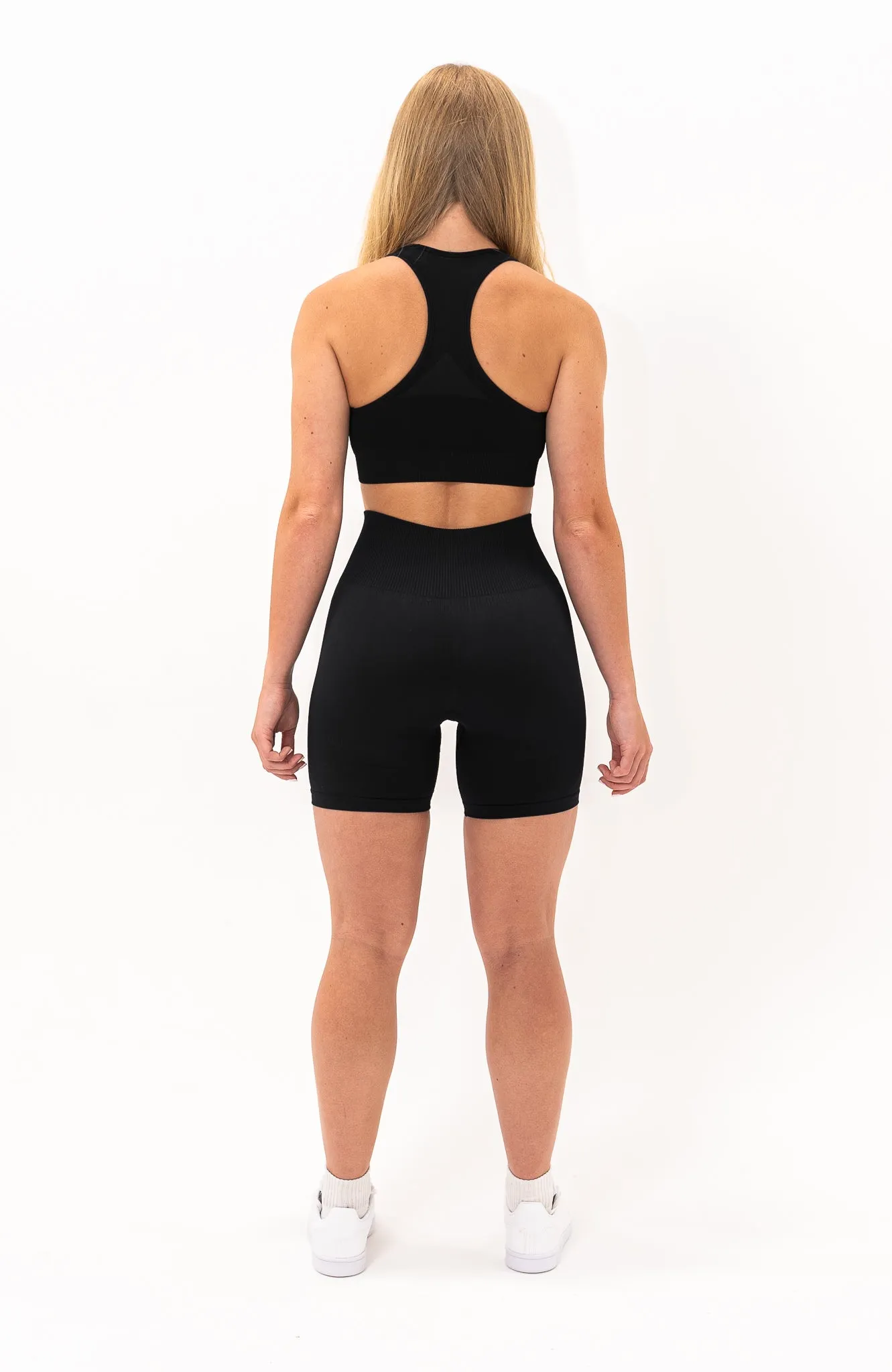 Unlimited Seamless Shorts & Sports Bra Set - Black